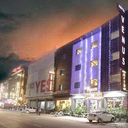 Hotel Venus Plaza Yeni Delhi Dış mekan fotoğraf