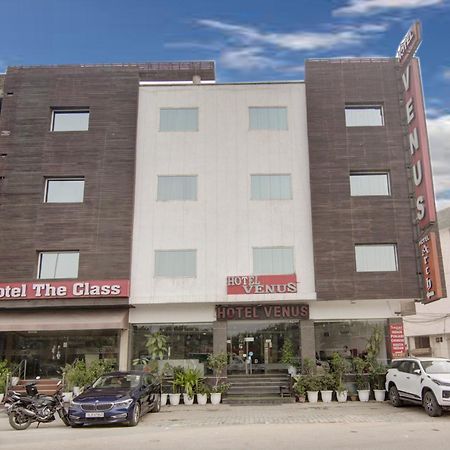 Hotel Venus Plaza Yeni Delhi Dış mekan fotoğraf