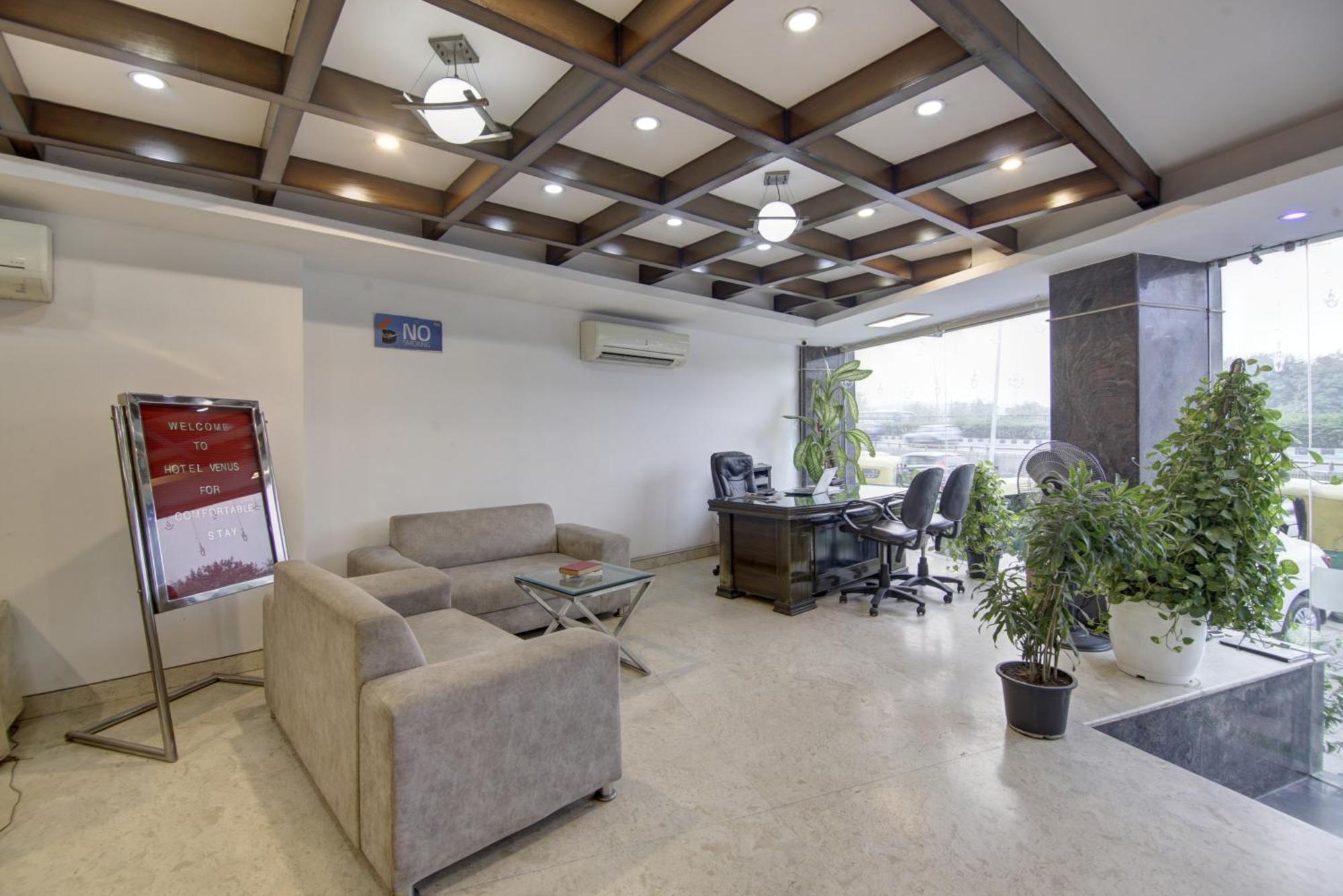 Hotel Venus Plaza Yeni Delhi Dış mekan fotoğraf