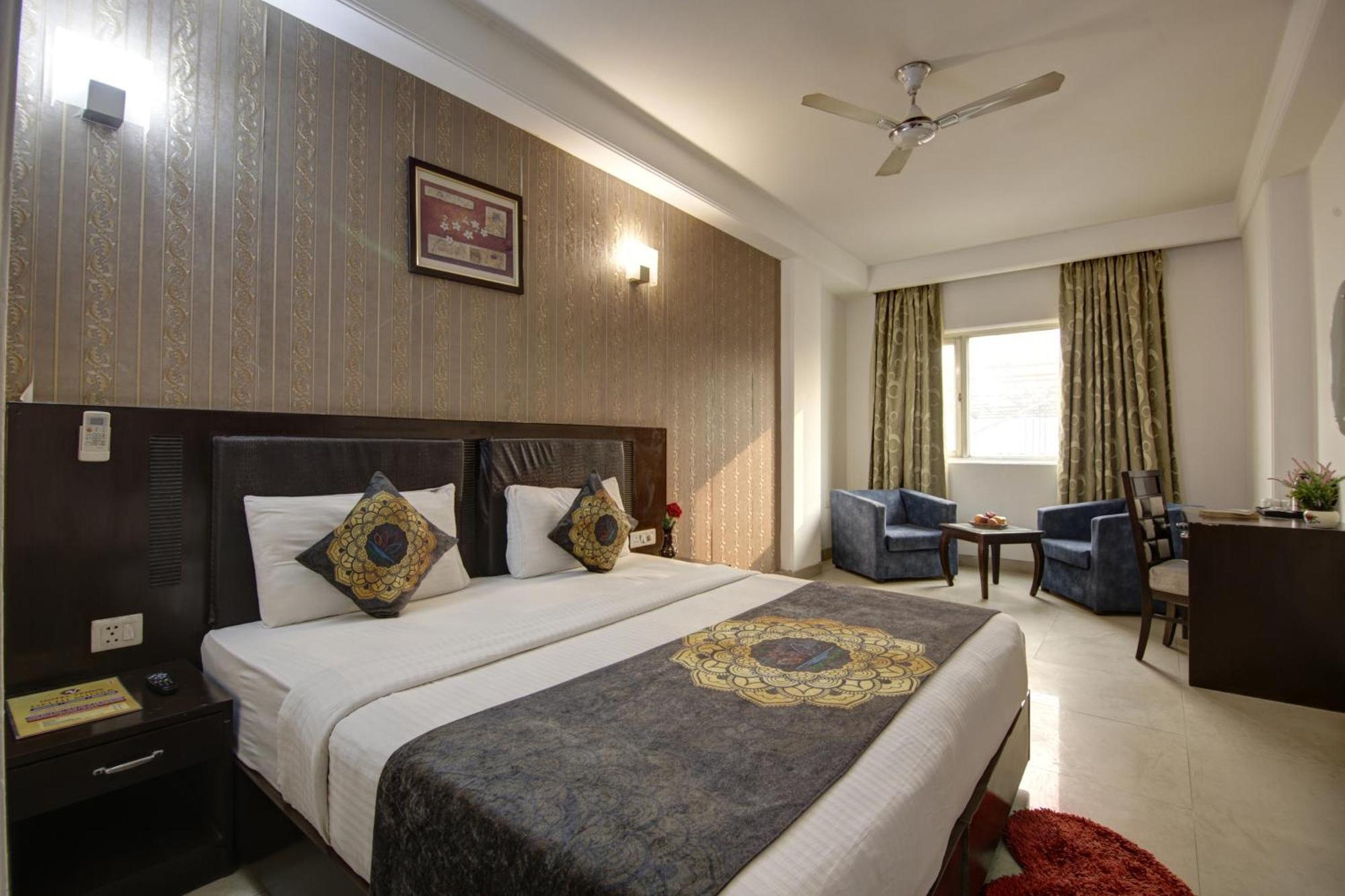Hotel Venus Plaza Yeni Delhi Dış mekan fotoğraf