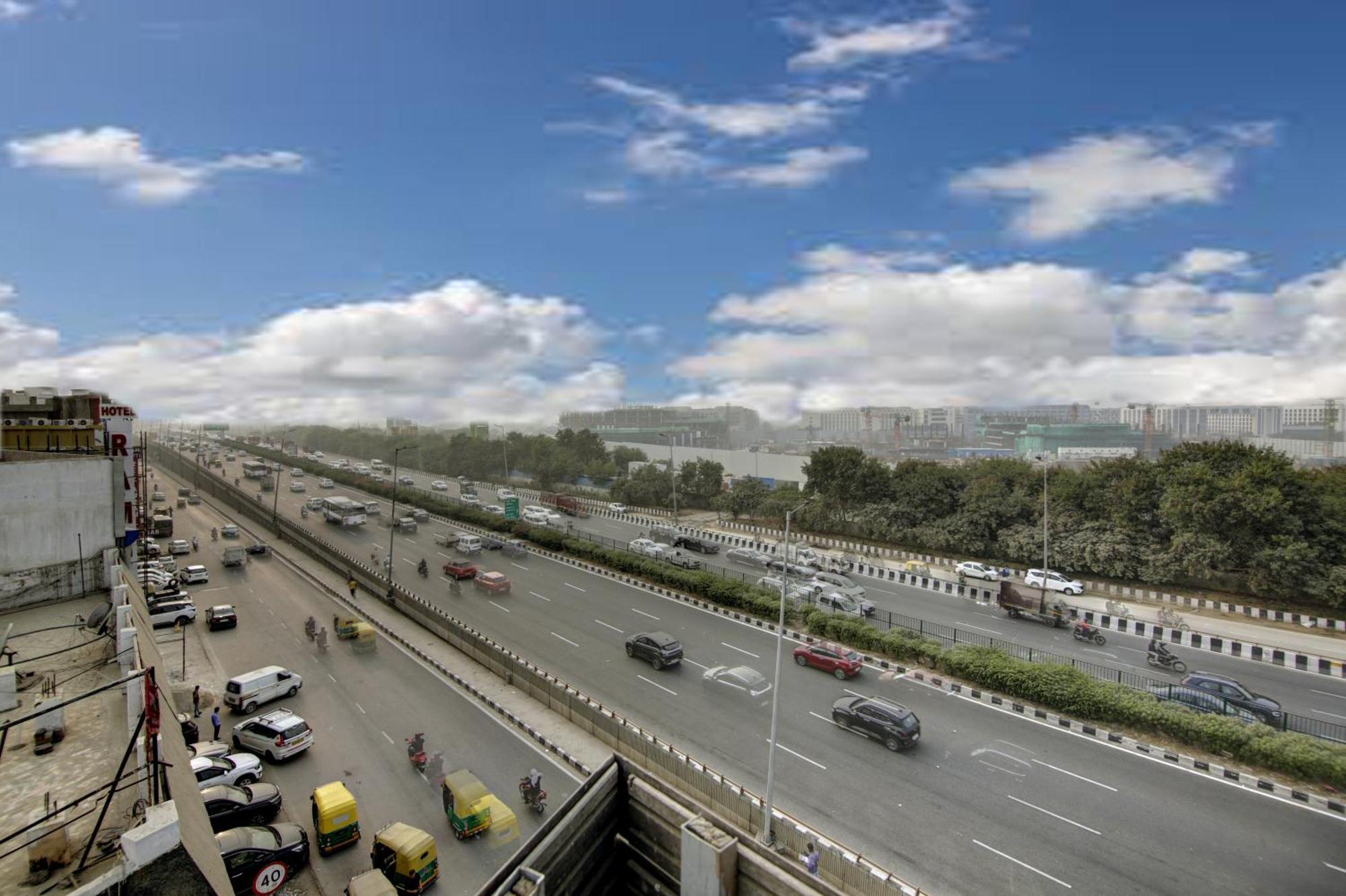 Hotel Venus Plaza Yeni Delhi Dış mekan fotoğraf